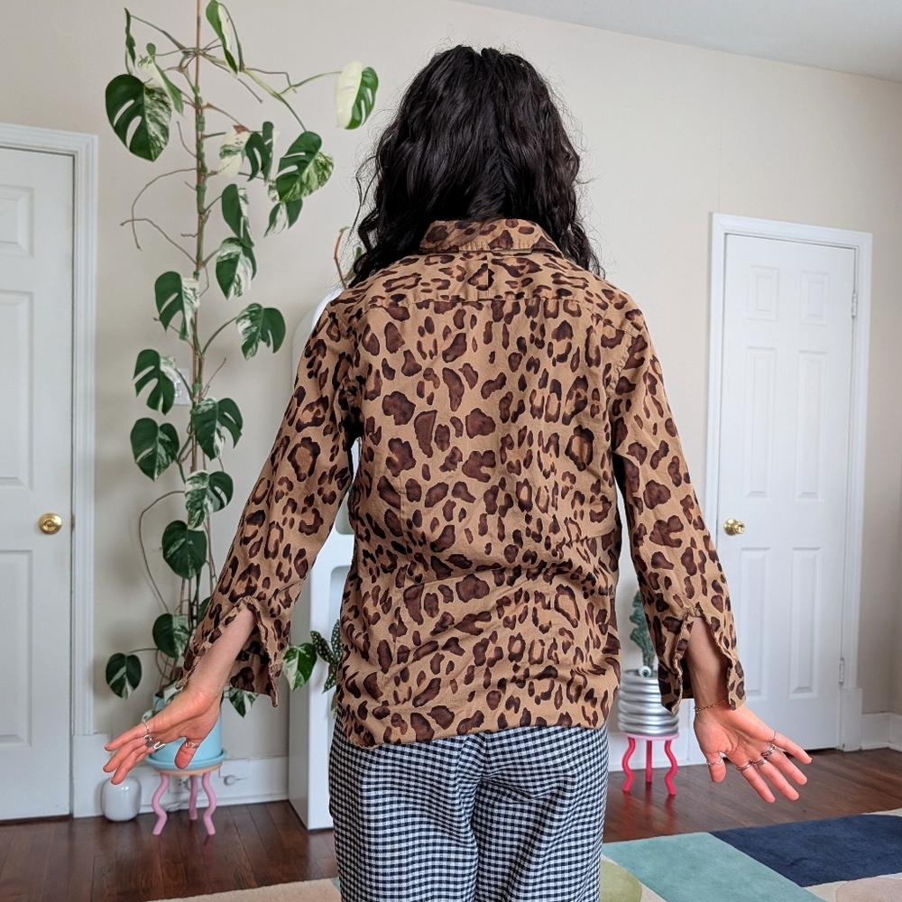 Leopard Print Button-Up Shirt - Picture 5 of 7